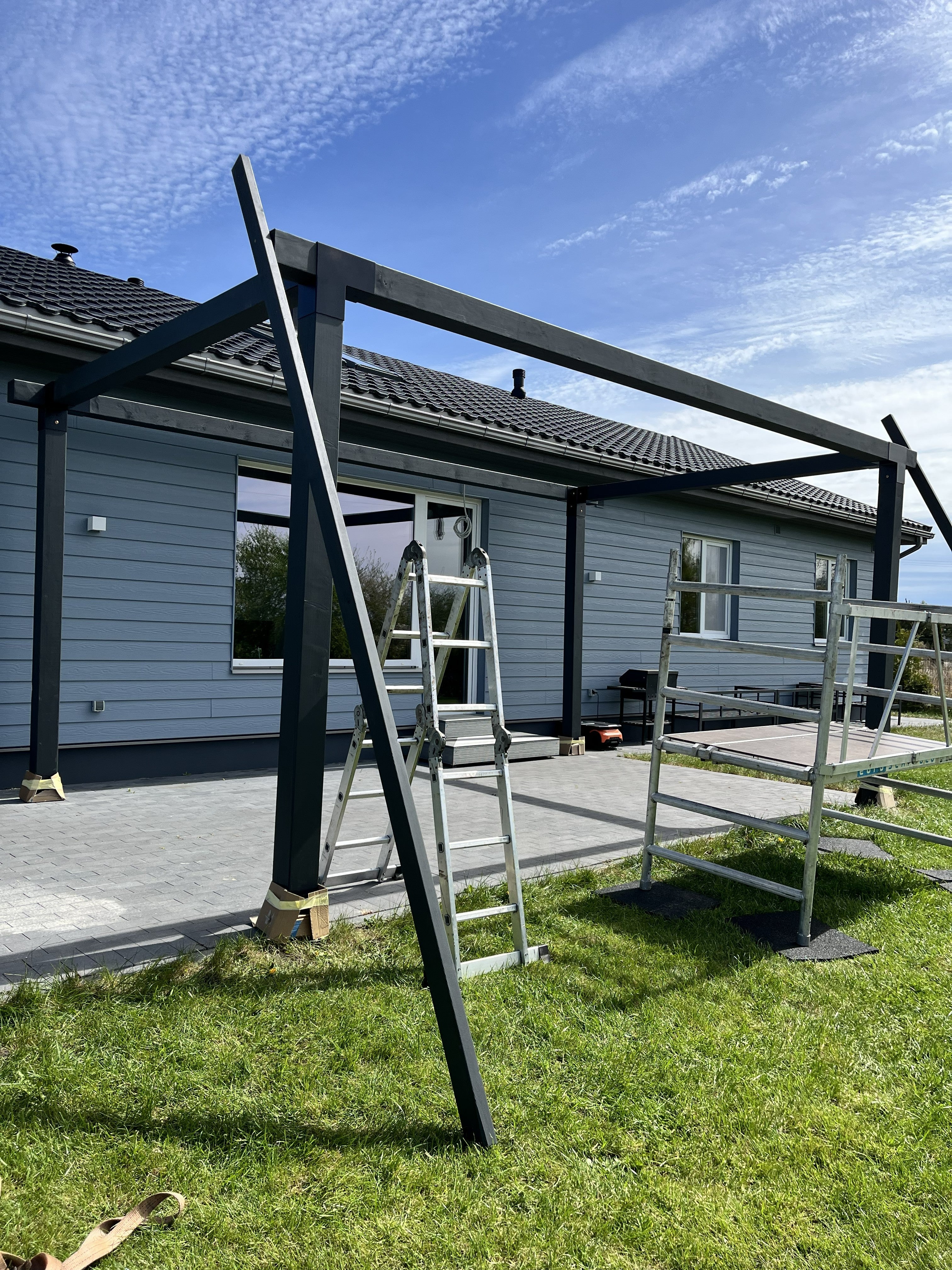 Modular DIY canopy by Terases in 6x4 meters, showcasing a sturdy metal frame and fabric cover for outdoor shading.