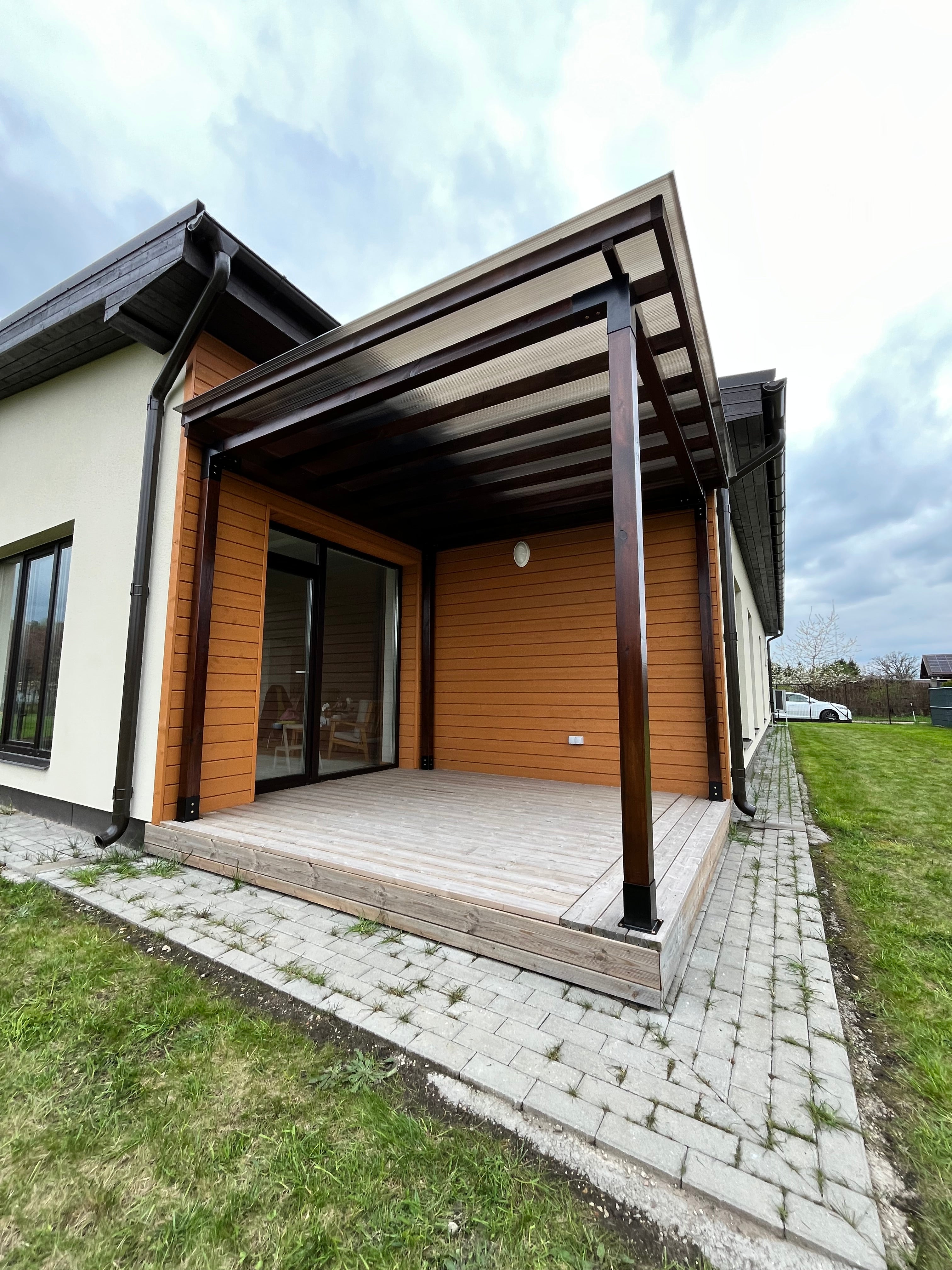 3-way Corner Bracket for Pergola (95x95mm lumber).