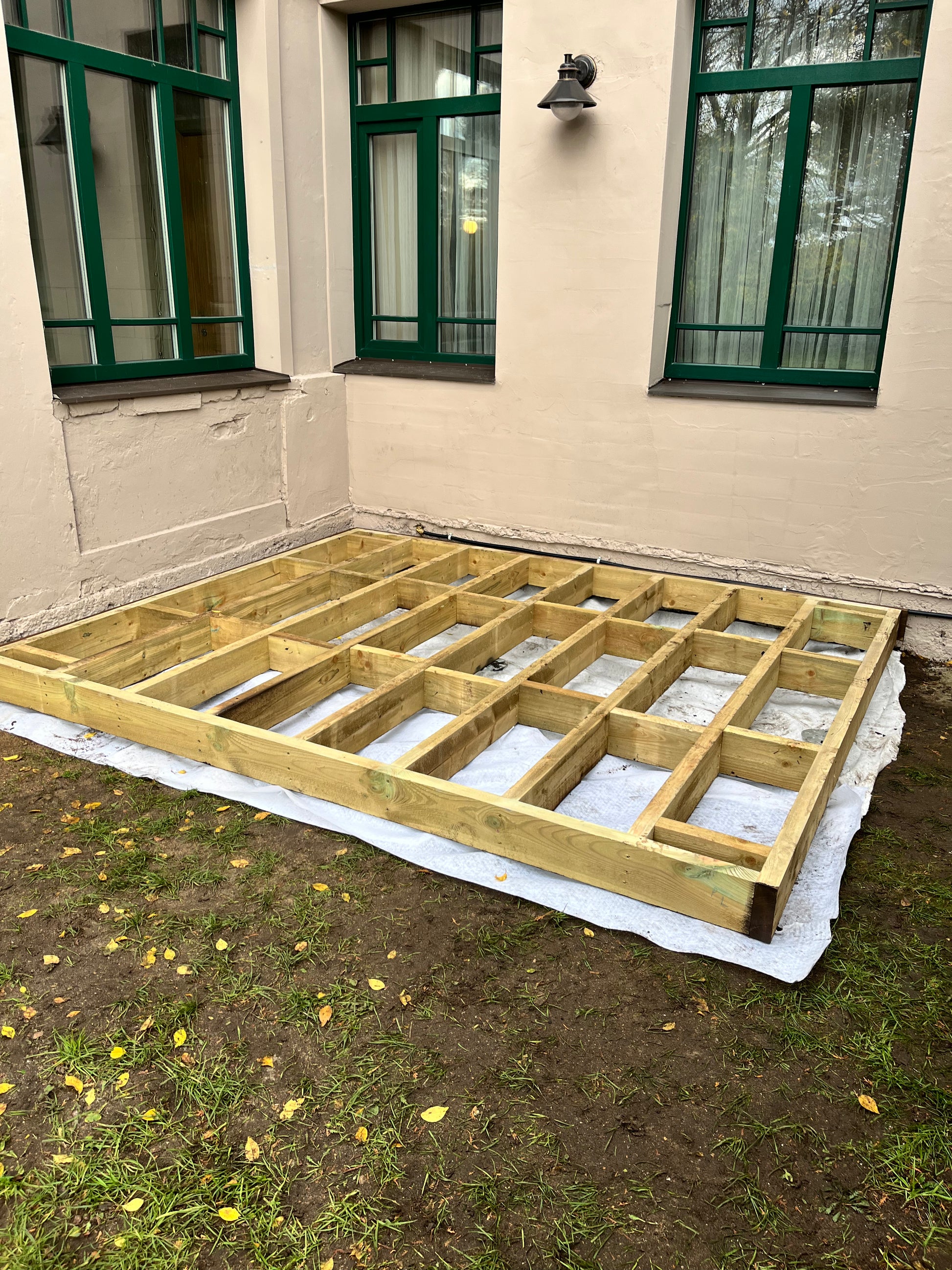 Terrace deck 3mx2,5m.