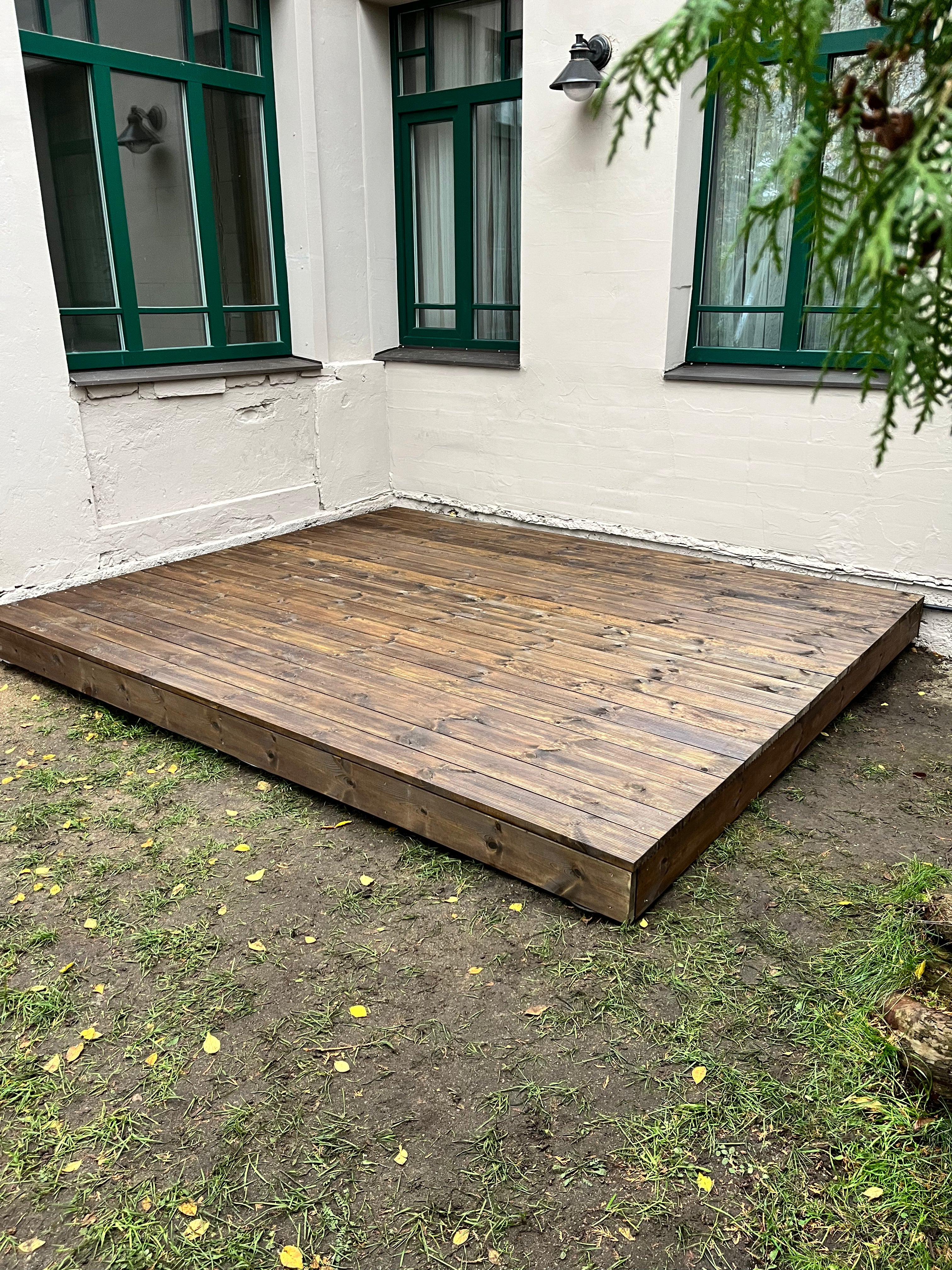 Terrace deck 3mx2,5m.