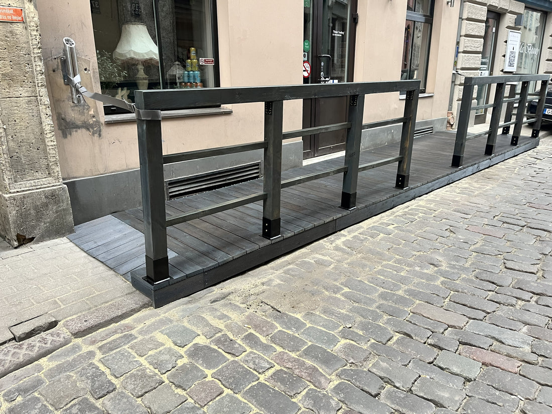 Terrace deck parklet for cafes and restaurants, 7m x 1.5-1.7m, by Terases, showing wooden surface and outdoor seating area.