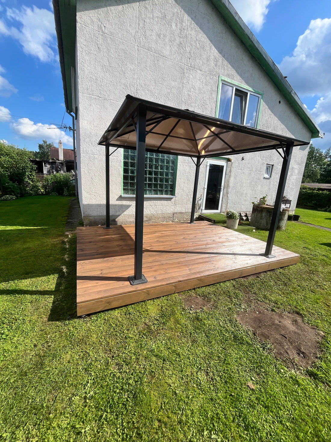Image of a 4x3 meter Terase brand terrace deck showing wooden planks and deck structure.