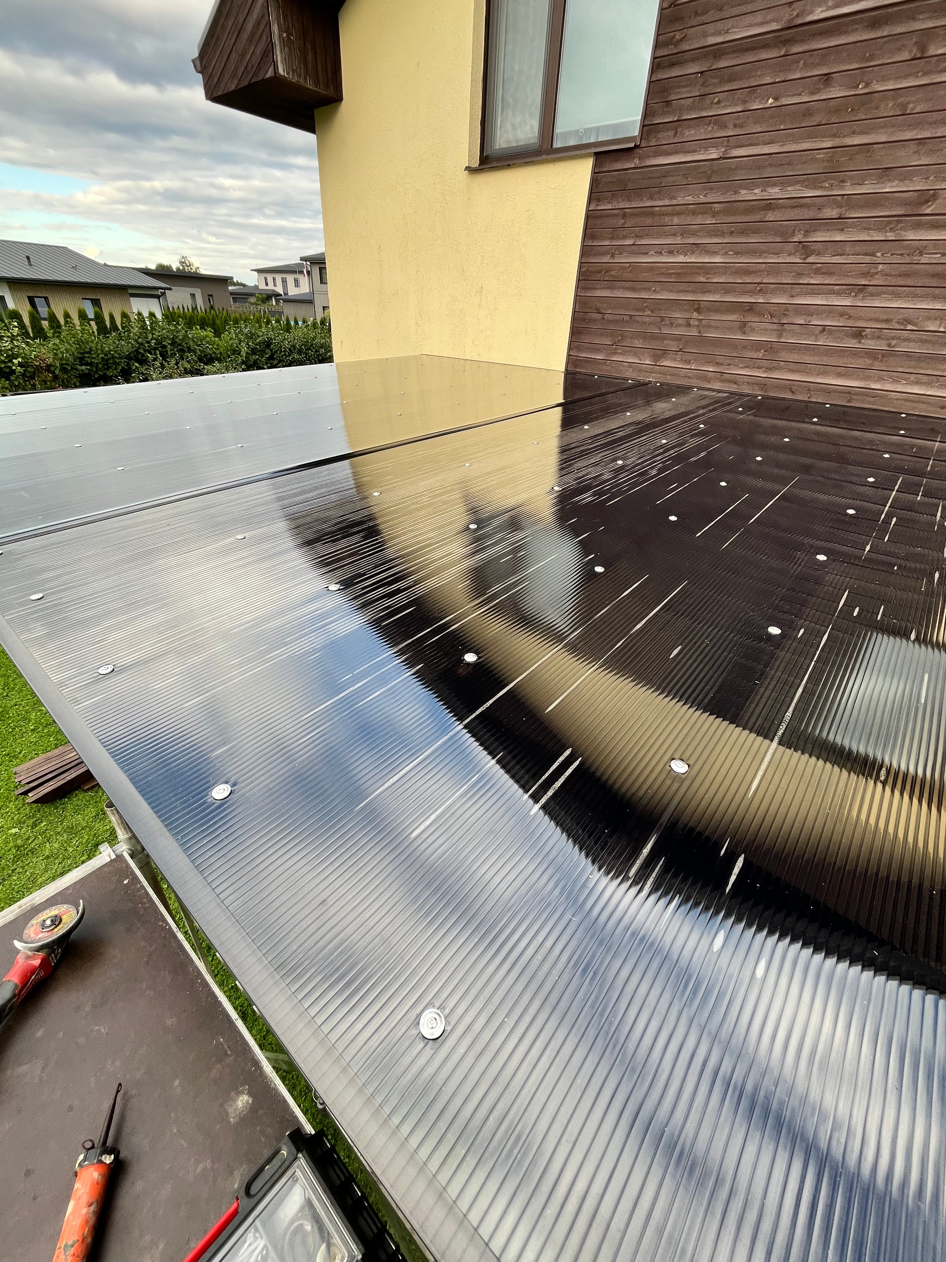 roof with polycarbonate
