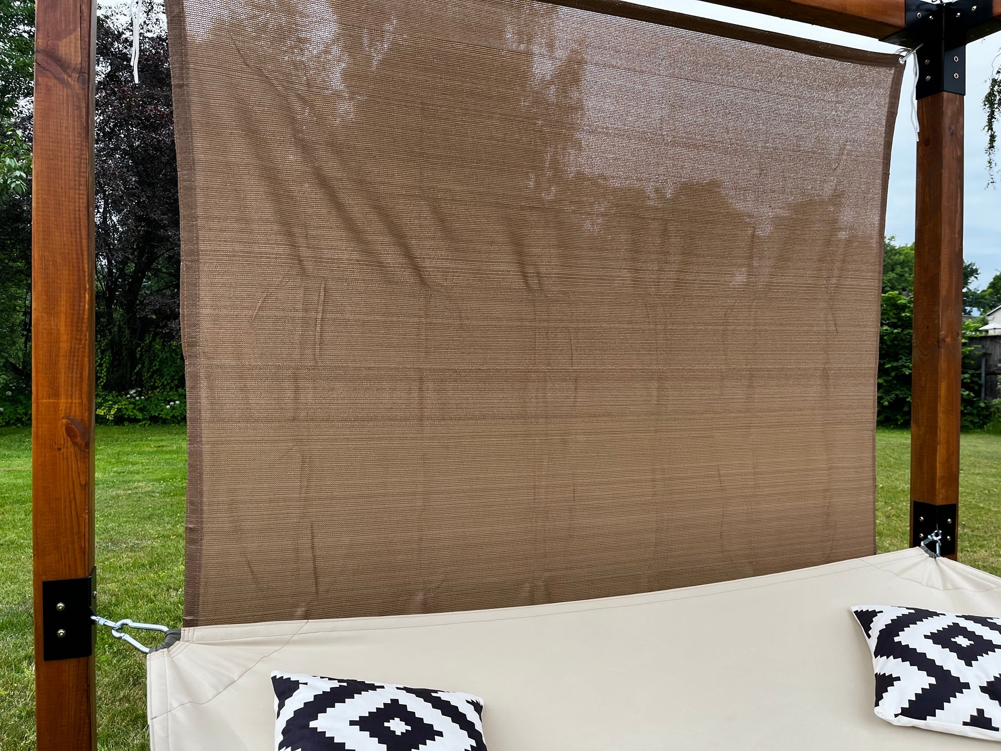 Windbreak wall with fasteners for the modular cube!.